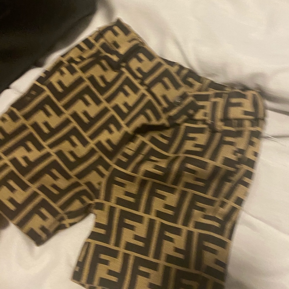 Fendi infant boy shorts - Picture 4 of 8